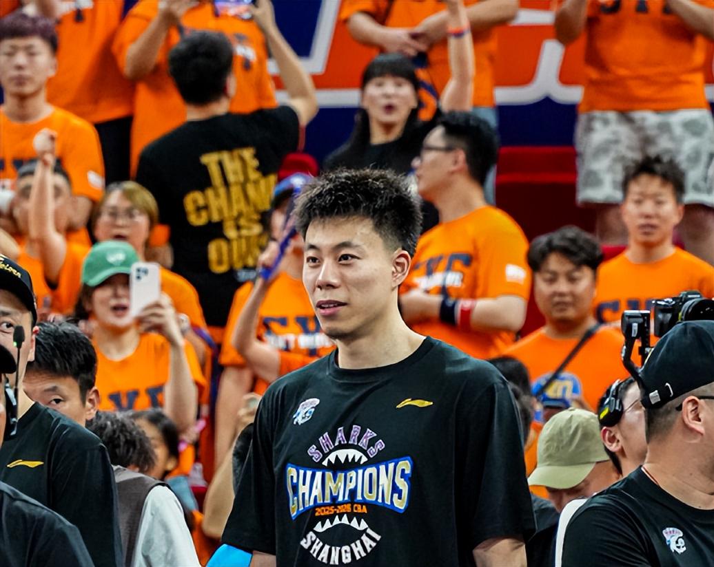 ESPN记者:湖人队内部人士暗示詹姆斯父子可能一起转投新球队