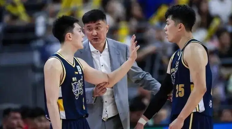莱斯科特:卡瓦哈尔有可能去利物浦,我看到人们在讨论这一可能性