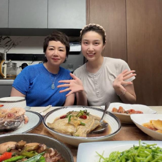 巴萨一月转会传闻澄清:巴尔德、德容、孔德受关注,奥尔莫无实质进展